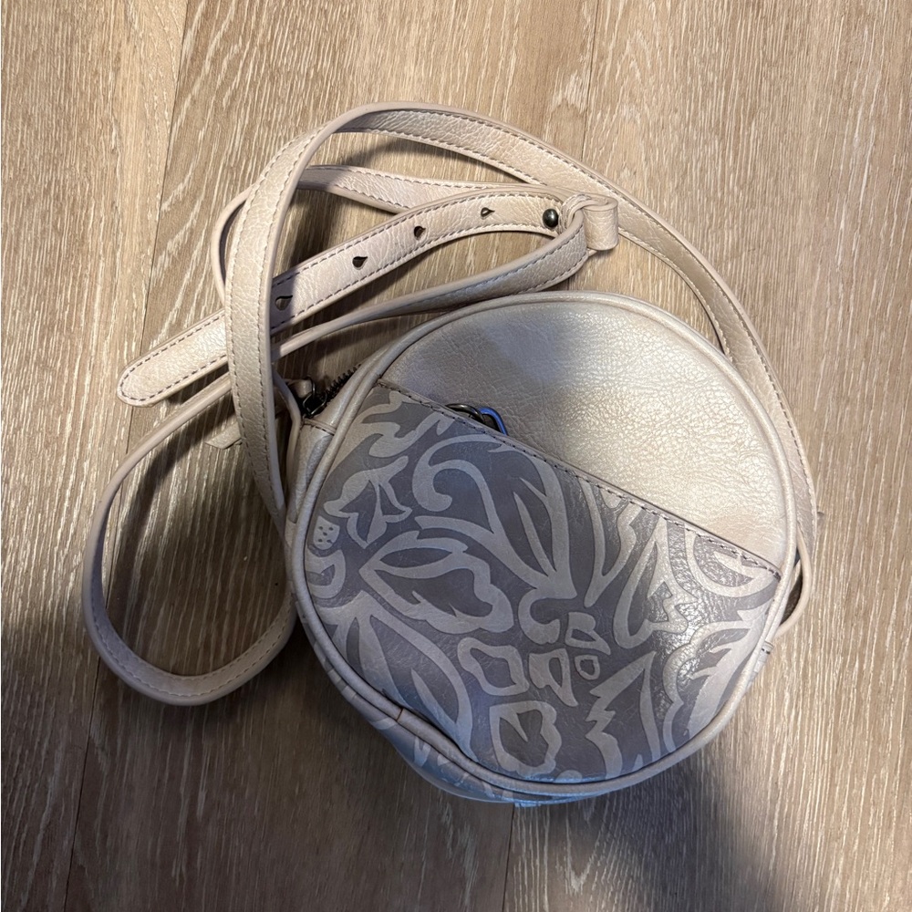 Simply Noelle Cream Crossbody Bag